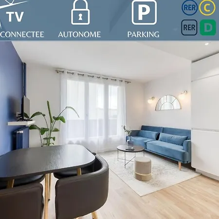 Apartment The Blue And Gold Cocoon