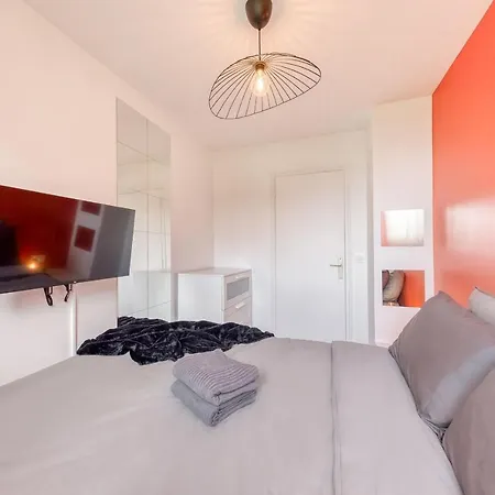Apartment The Blue And Gold Cocoon