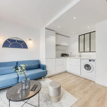 Apartment The Blue And Gold Cocoon *