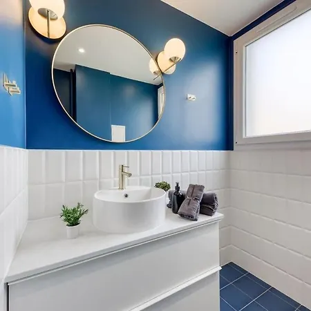 Apartment The Blue And Gold Cocoon *