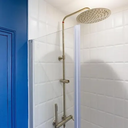 Apartment The Blue And Gold Cocoon